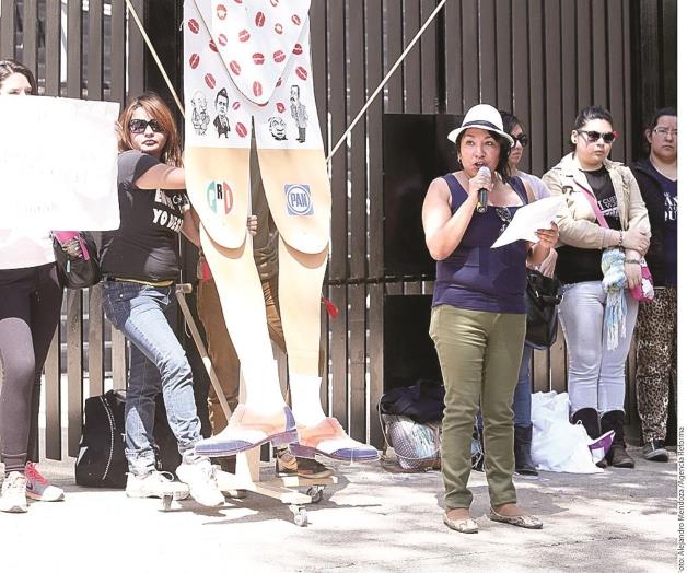 MEDINA MORA: Una historia de cargos al vapor