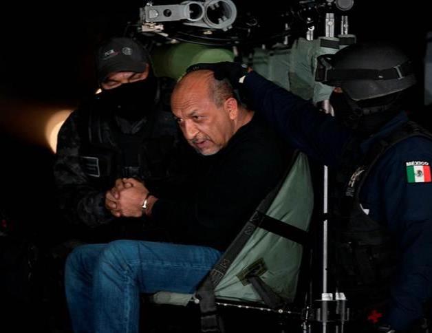 Trasladan a “La Tuta” a penal de máxima seguridad Trasladan a “La Tuta” a penal de máxima seguridad