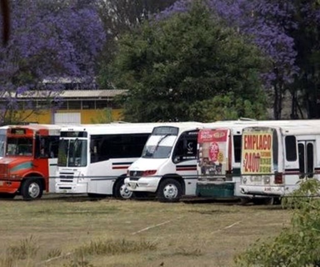 Retienen normalistas camiones en Oaxaca