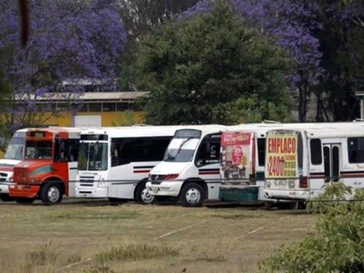 Retienen normalistas camiones en Oaxaca Retienen normalistas camiones en Oaxaca