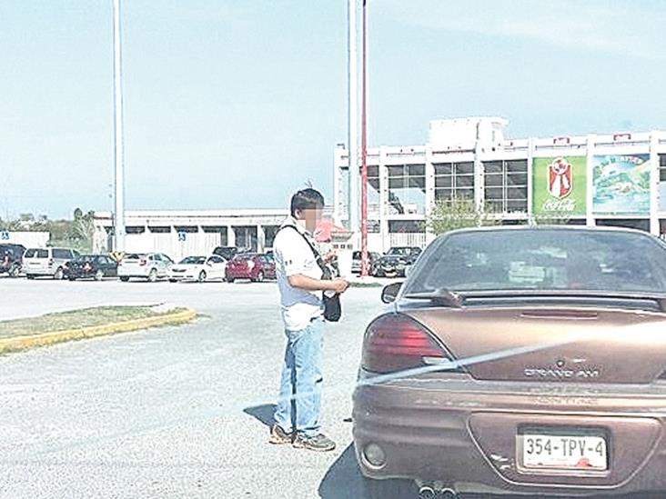 Molesta cobro de estacionamiento Molesta cobro de estacionamiento