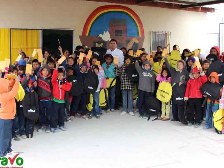 Entrega Rogelio más becas municipales Entrega Rogelio más becas municipales