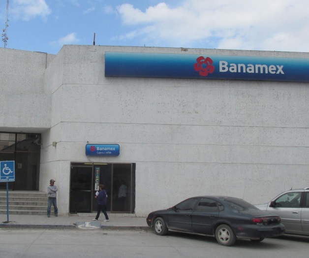 Reportan asalto en la sucursal de Banamex Reportan asalto en la sucursal de Banamex