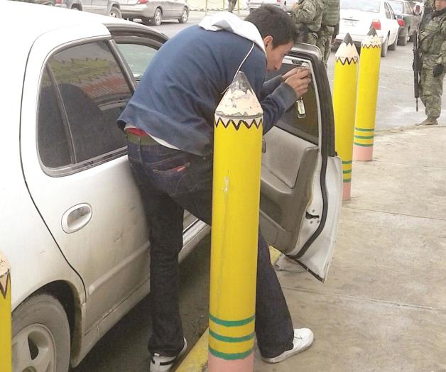 Advierten retirar los polarizados de vehículos