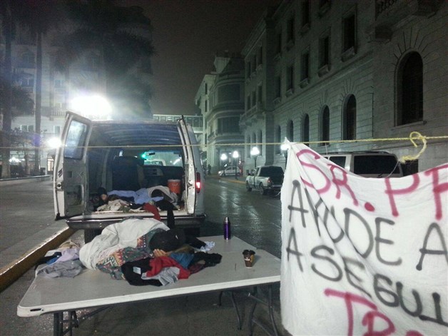 Amanece plantón frente a alcaldía de Tampico