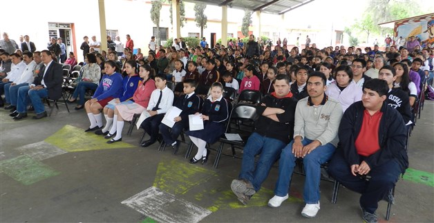 Premian con becas‘Esfuerzo y Talento’