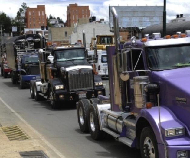Camioneros levantan paro de 23 días en Colombia Camioneros levantan paro de 23 días en Colombia