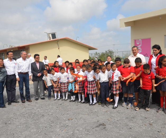 Nuevos sanitariosa Esc. Torre Cantú Nuevos sanitariosa Esc. Torre Cantú