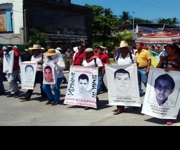 Marcha Ceteg en Acapulco por desalojo Marcha Ceteg en Acapulco por desalojo