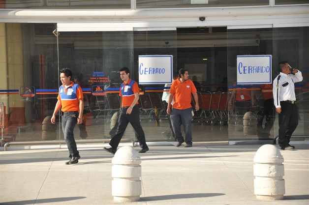 Cierra Chedrauientre tumultosque reclamabanpor las ‘ofertas’