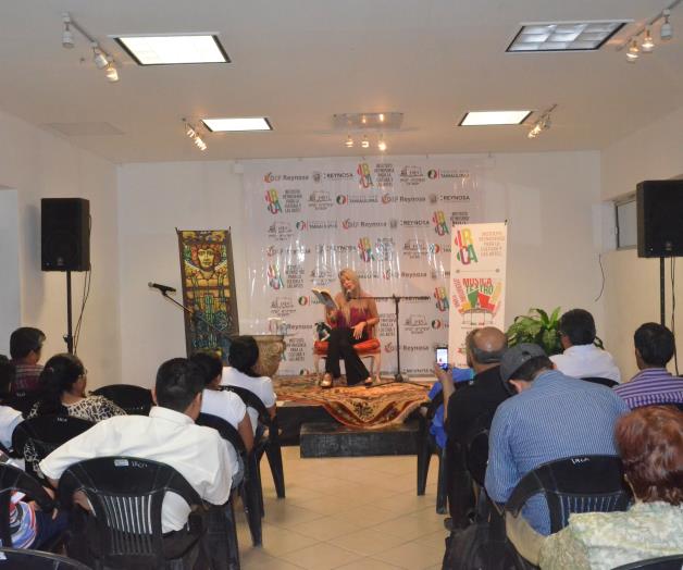 Comparte pasión por la lectura