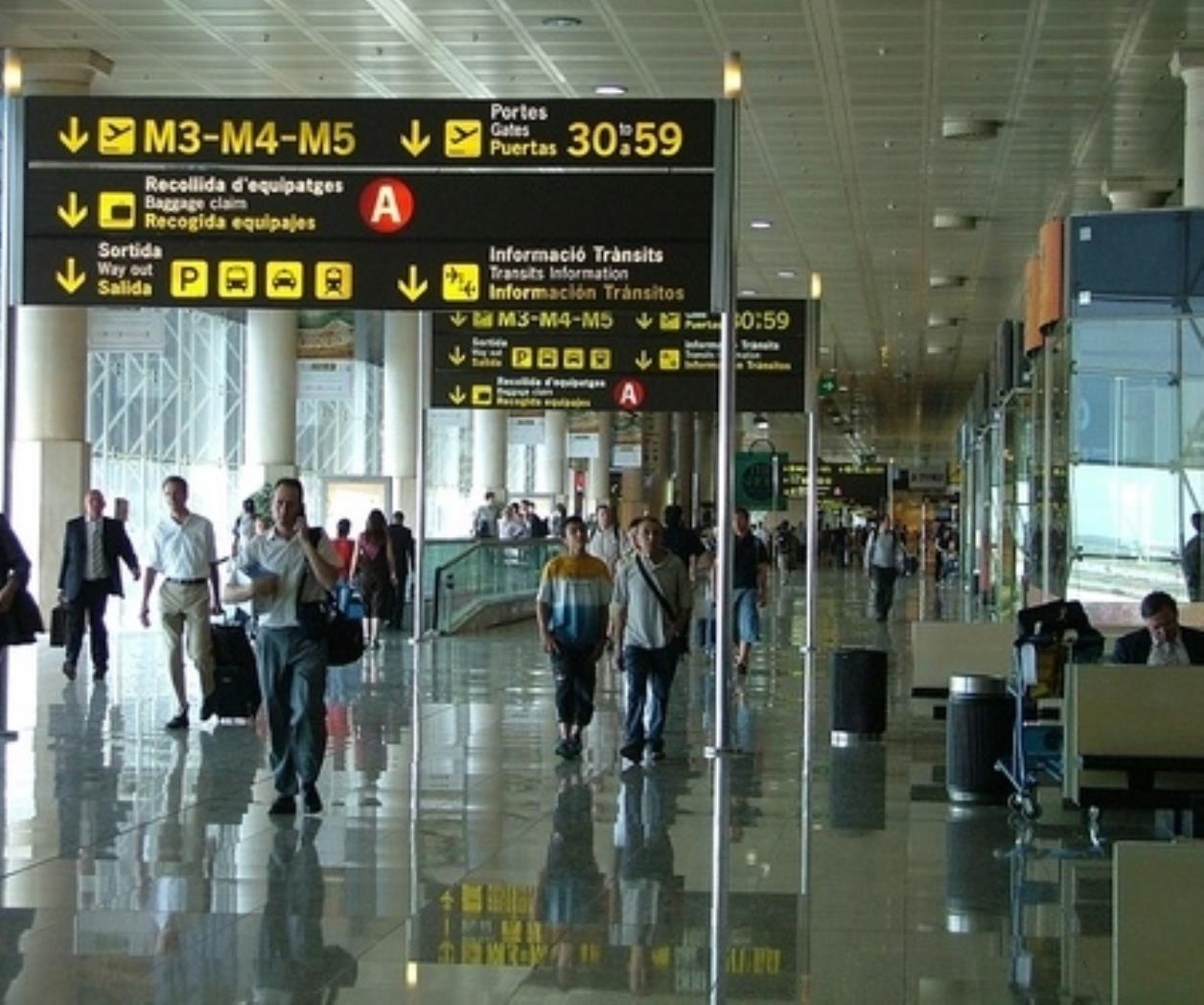 Refuerzan seguridad en aeropuerto Refuerzan seguridad en aeropuerto