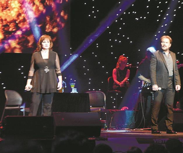 Un show Íntimo y Secreto Un show Íntimo y Secreto