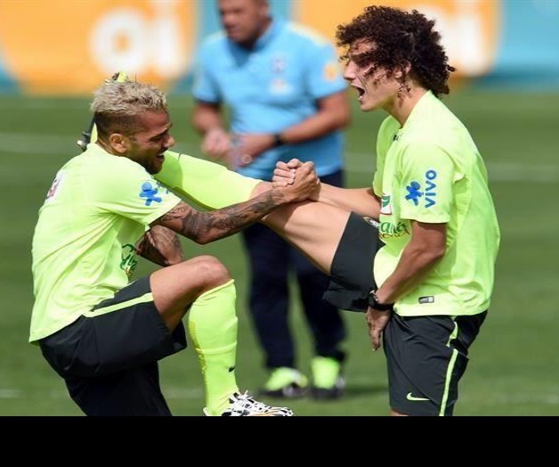 Critica Dani Alves renovación de Dunga