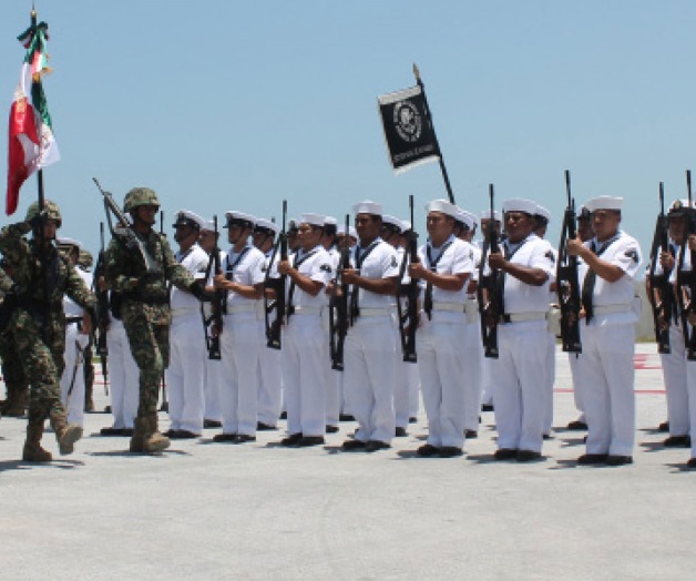 COMPROMISO. La alcaldesa Lety Salazar arranca el programa “Juventud en Acción” para jóvenes de bachillerato.