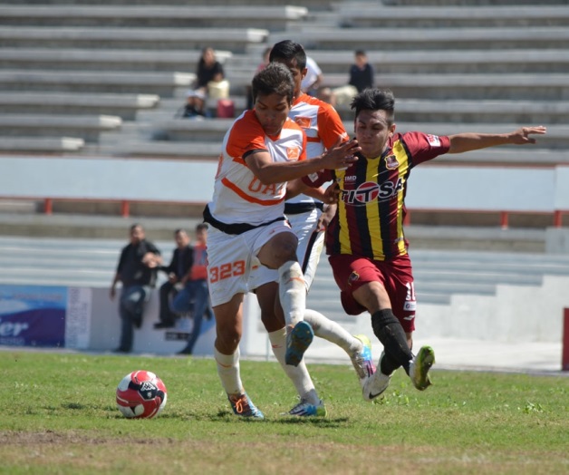 Los Topos se hunden solitos Los Topos se hunden solitos