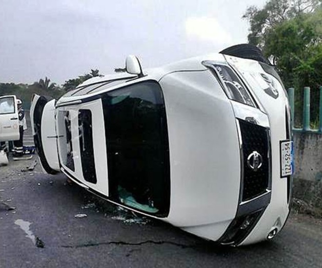 Arzobispo de Xalapa sufre accidente vehicular, pero sale ileso