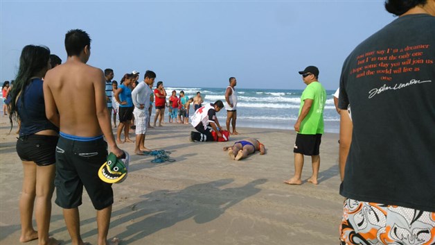 Tragedia en Playa de Miramar; se ahogan dos