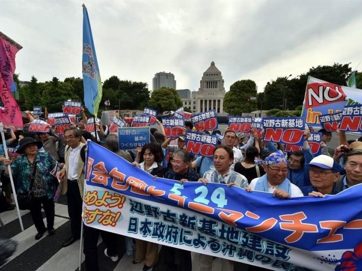 Protestan en Tokio contra base militar Protestan en Tokio contra base militar