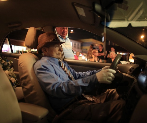 Puerto Rico: taxista muerto velado al volante de su auto