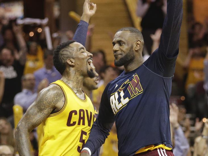 LeBron y Cavs barren a Hawks LeBron y Cavs barren a Hawks