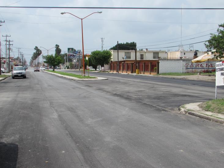 Efectúan labores de bacheo Efectúan labores de bacheo