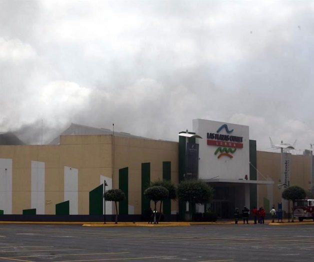 Matan a tres en outlet de Edomex