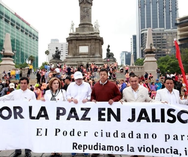 Marchan en apoyo a fuerzas federales