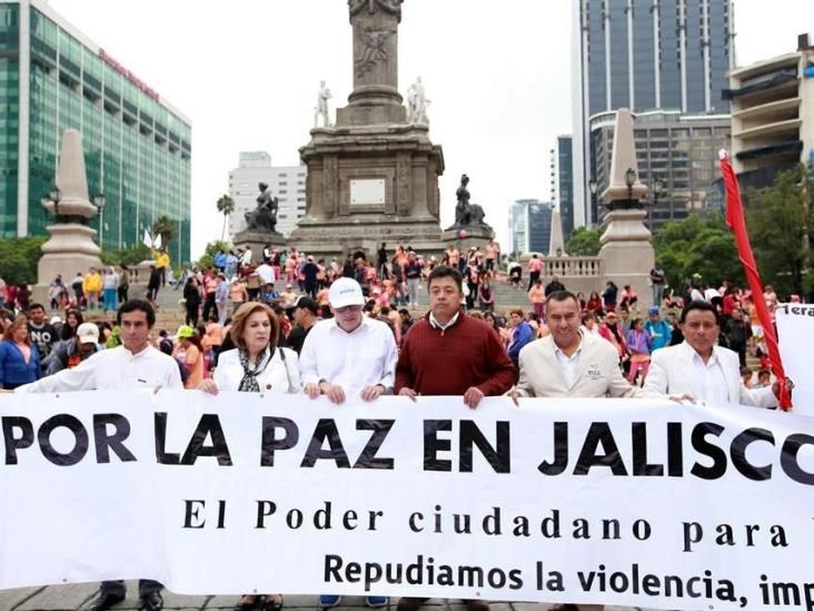 Marchan en apoyo a fuerzas federales Marchan en apoyo a fuerzas federales