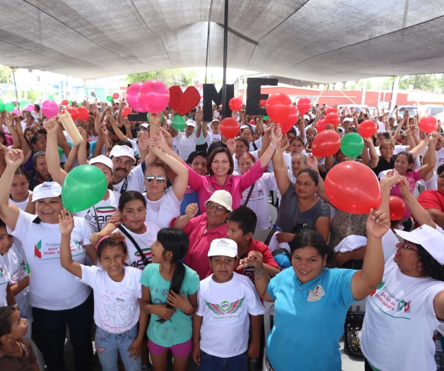 Por el crecimiento exitosode los hijos: María Esther 