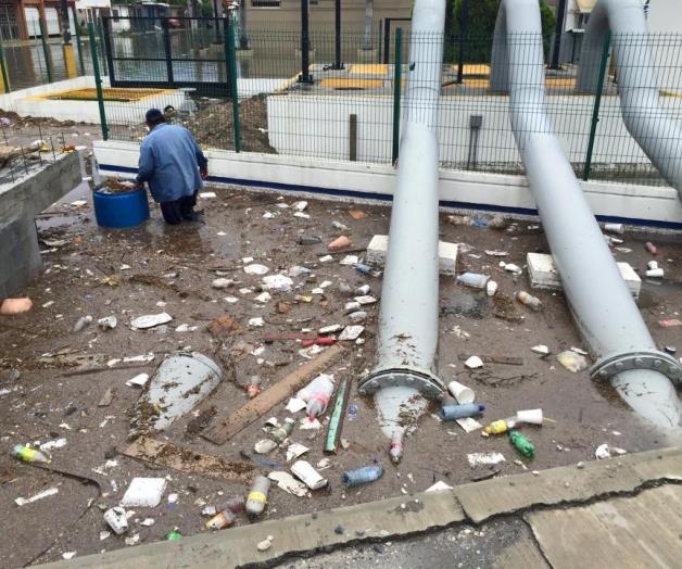 Ayudaría vs huracanesque no tiraran basura Ayudaría vs huracanesque no tiraran basura