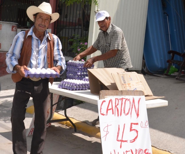 Compiten con huevoa $45… en las calles Compiten con huevoa $45… en las calles