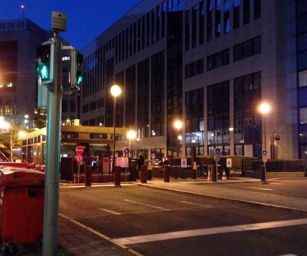 Alertan por presunta bomba en sede de UE Alertan por presunta bomba en sede de UE