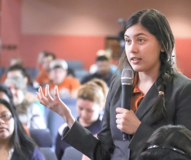 Apoyan a jóvenes paraestudiar en el extranjero Apoyan a jóvenes paraestudiar en el extranjero