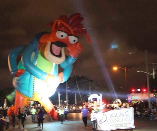 Ya preparan eldesfile navideño Ya preparan eldesfile navideño