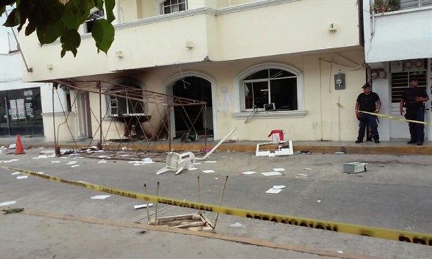 Rescatan de linchamiento a alcalde de Tamiahua, Veracruz y su esposa