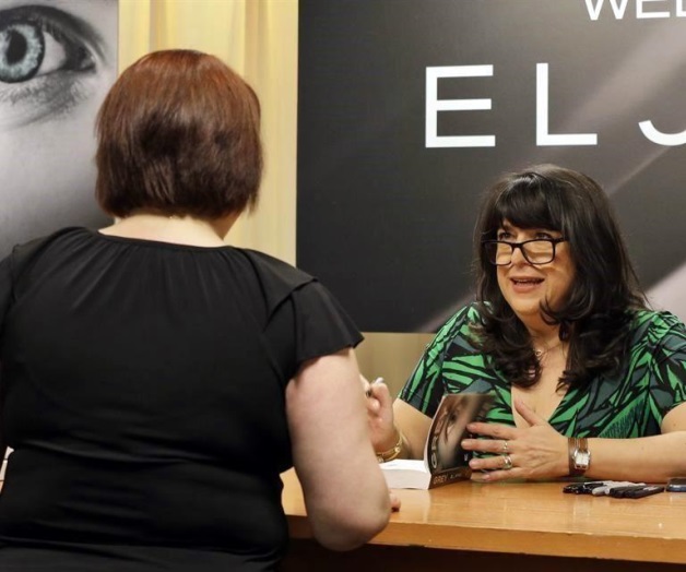 Van fans por nuevo libro de Grey