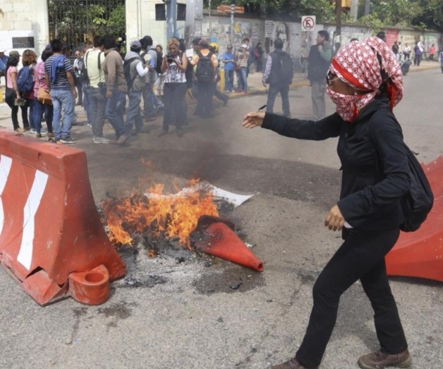 Dictan formal prisión a 17 personas por destruir material electoral