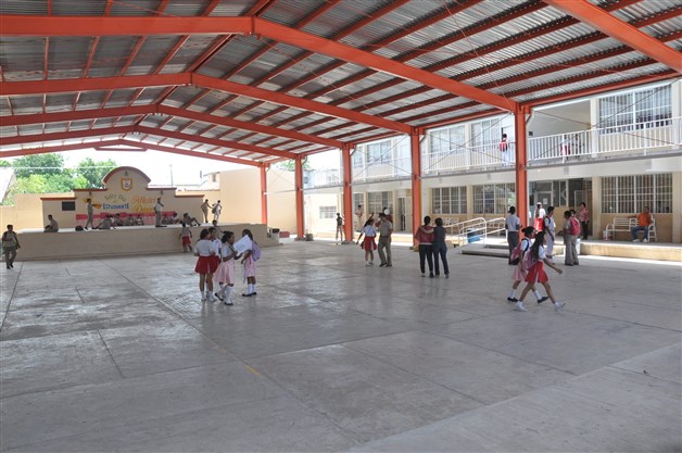 Transformador nuevecitopara la Sec. R. Castellanos