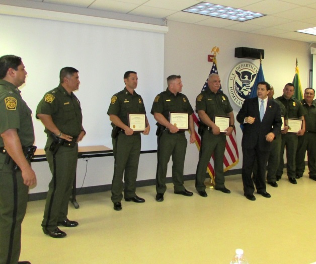 Reconoce a 9 patrulleros Reconoce a 9 patrulleros