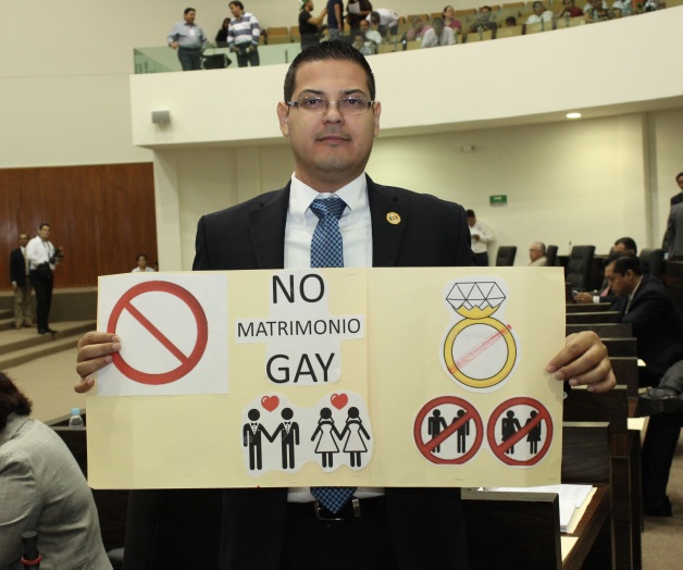 ‘Pelean’ por iniciativade matrimonios gay