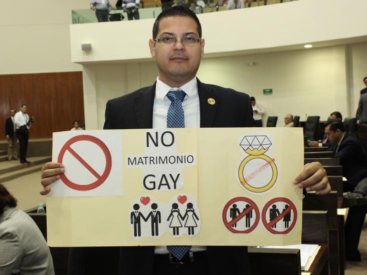 ‘Pelean’ por iniciativade matrimonios gay ‘Pelean’ por iniciativade matrimonios gay