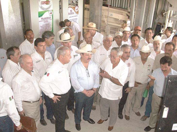 Se reúne Gobernador con productores de RB Se reúne Gobernador con productores de RB