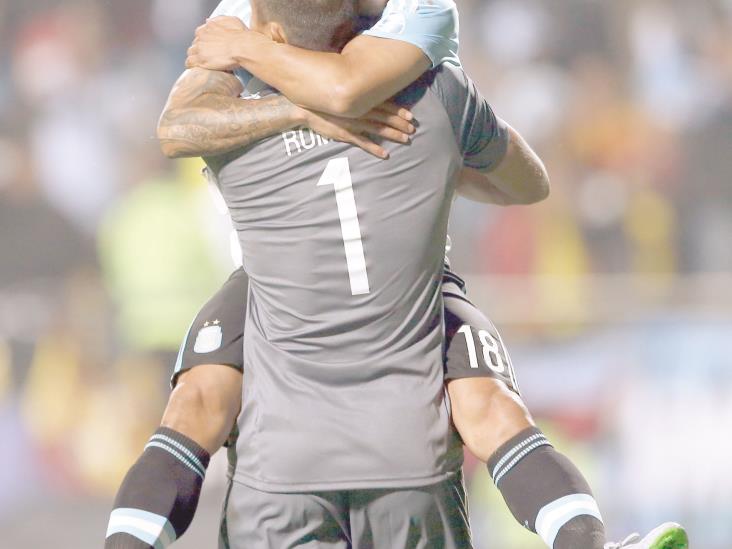 Argentina, sufriendo a ‘semis’ Argentina, sufriendo a ‘semis’