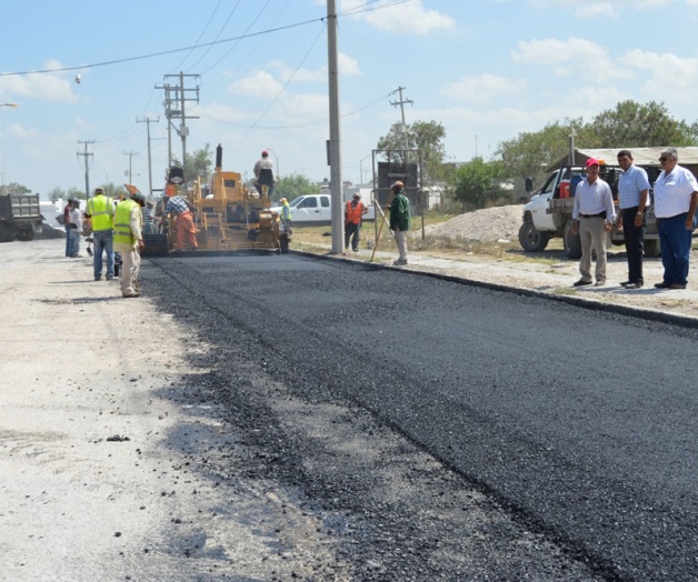 Supervisa alcalde laboresde nivelación y recarpeteo