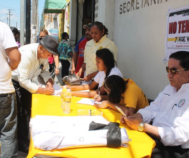 Recaban firmascontra tenencia Recaban firmascontra tenencia
