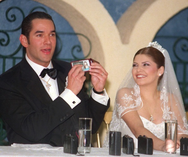 Busca anular su matrimonio religioso con Santamarina