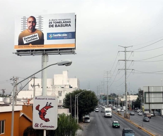 Exhiben a reincidentes por tirar basura en Monterrey Exhiben a reincidentes por tirar basura en Monterrey