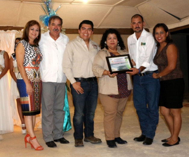 Festejan fundación de Comales