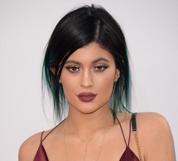 Kylie Jenner tiene dos ofertas porno